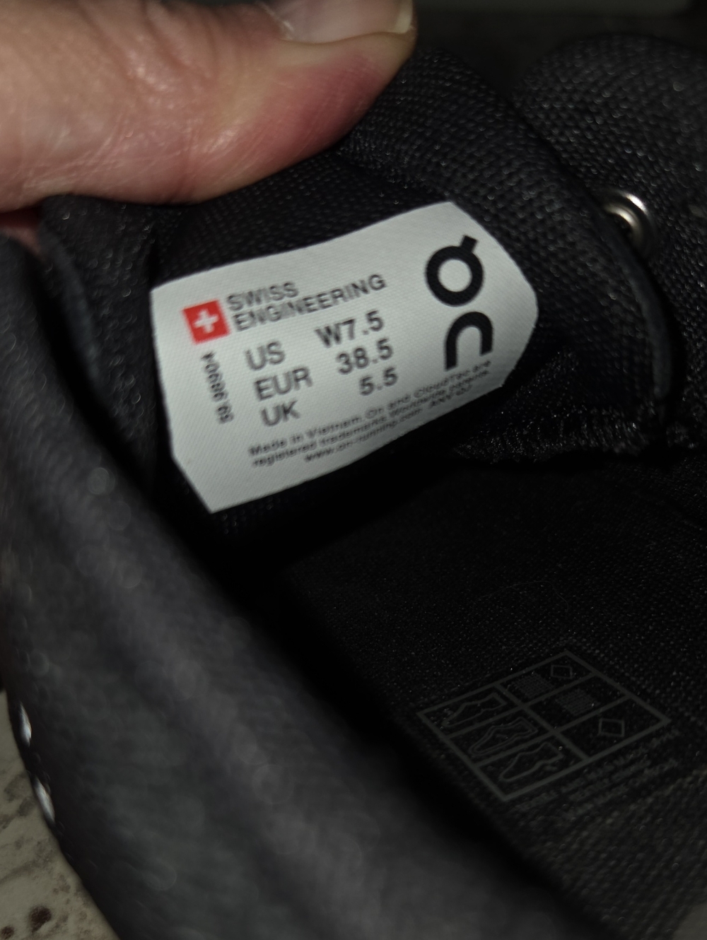 On Clouds Womens Shoes..7.5 - Picture 3 of 8